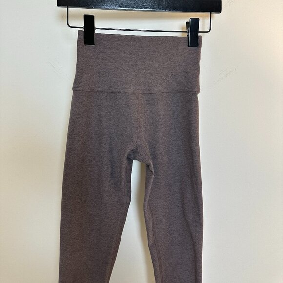 BEYOND YOGA Caught in the Midi High Waist Leggings in Soft Umber Size X-Small - Picture 4 of 10